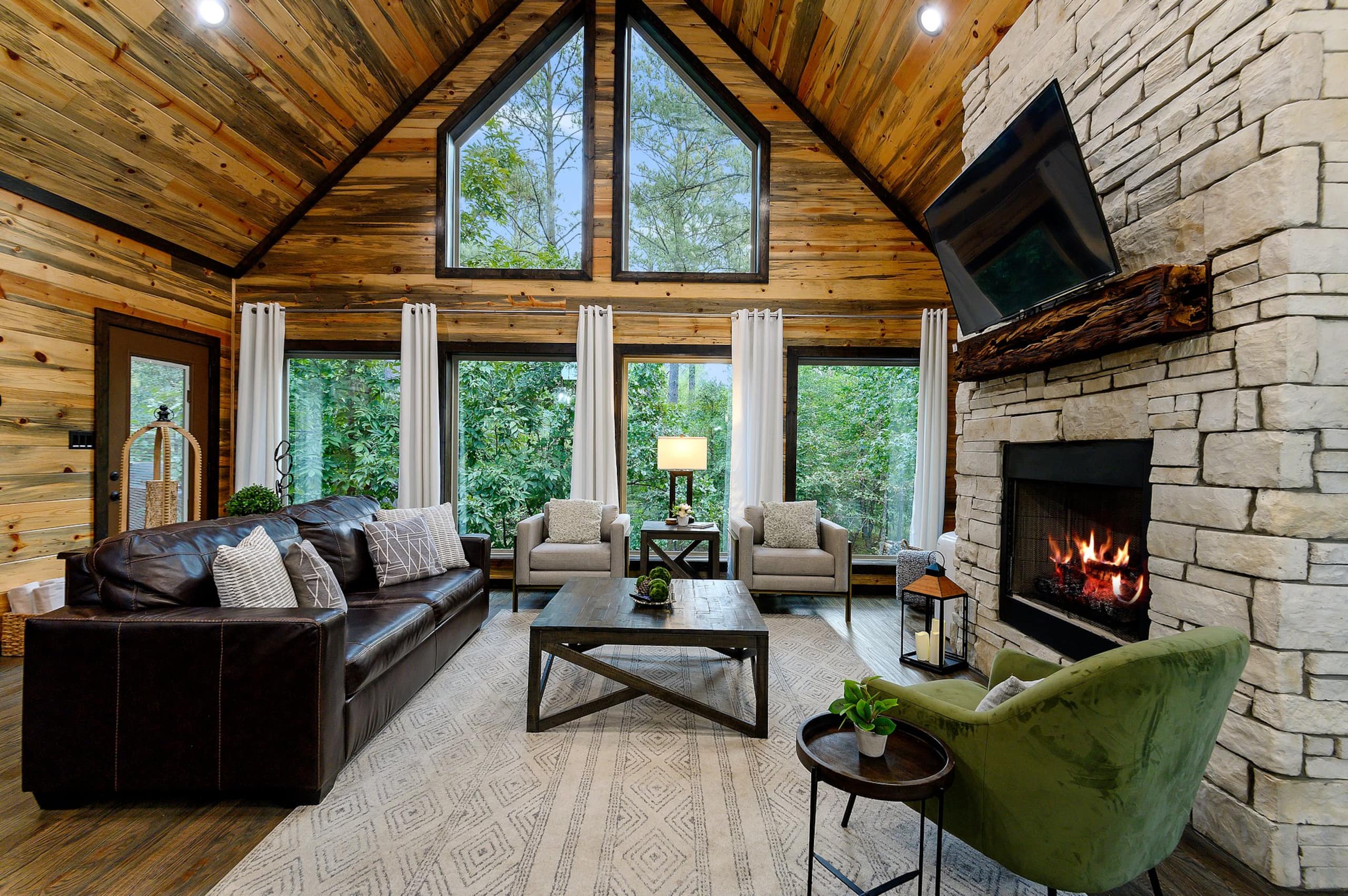 Vaulted Pines — photo 1